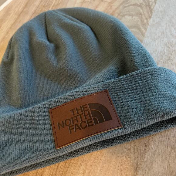The North Face Teal Blue Fold Over Leather Logo Unisex Beanie Hat - Picture 2 of 6